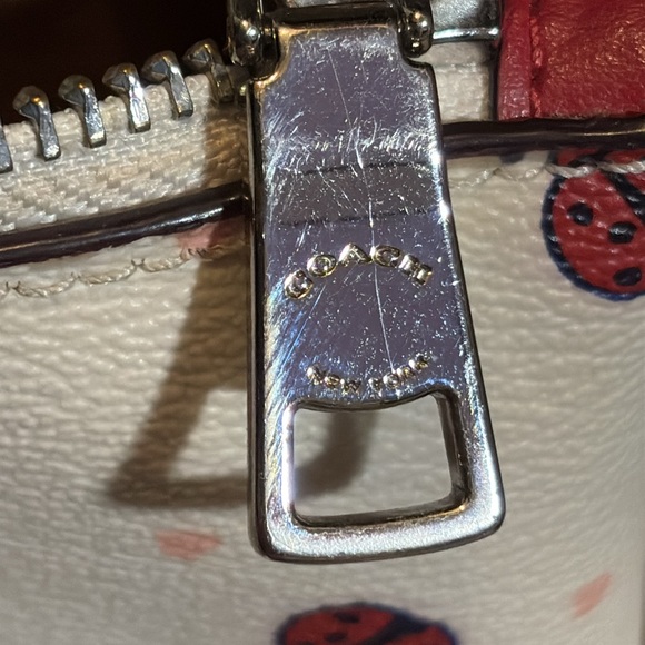 COACH GALLERY TOTE WITH LADYBUG PRINT and coin purse - Picture 9 of 13